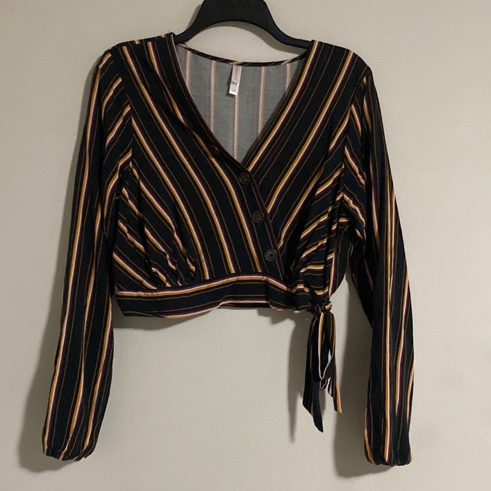 Cropped long sleeve. Super cute for a night out!